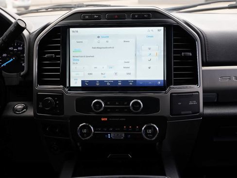 Used 2022 Ford F250 Platinum image 13