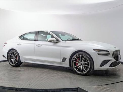 Used 2025 Genesis G70 2.5T RWD image 9
