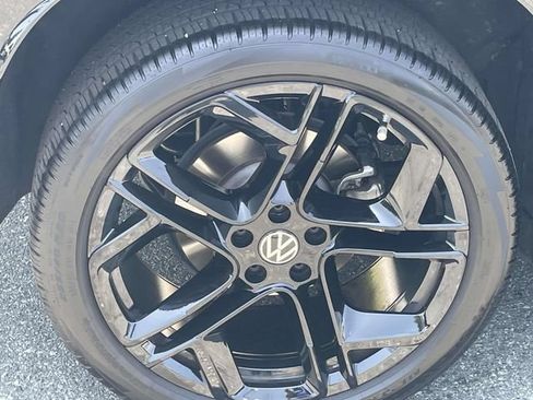 Used 2025 Volkswagen Tiguan SE R-Line AWD/4WD image 7