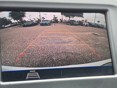 Used 2020 Chevrolet Equinox LT FWD image 16