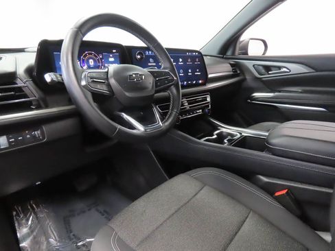 Certified 2025 Chevrolet Traverse LT w/ Midnight/Sport Edition AWD/4WD image 7