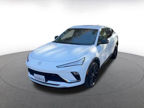 Used 2025 Buick Envista Sport Touring image 7