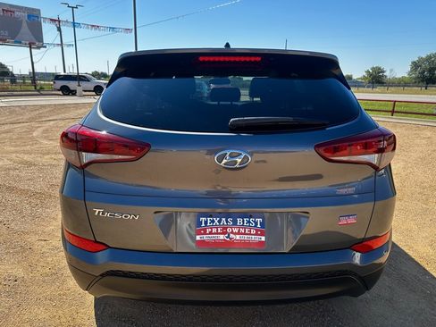 Used 2018 Hyundai Tucson SE w/ Cargo Package image 8