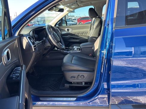 Used 2023 Kia Sorento SX image 13