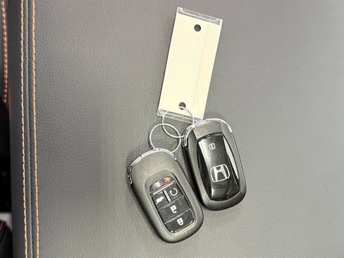 Used 2025 Honda Pilot TrailSport image 40