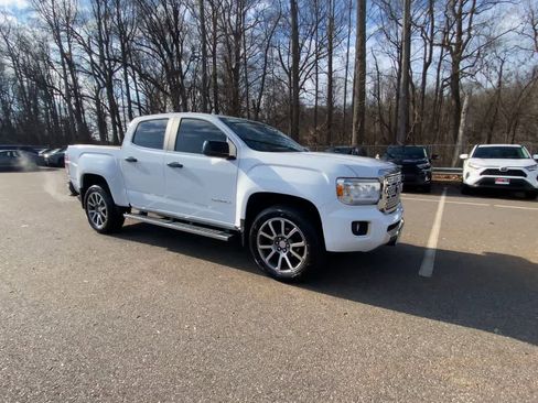 Used 2020 GMC Canyon Denali image 9