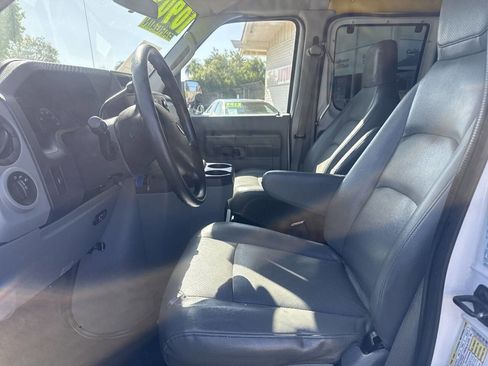 Used 2009 Ford E-150 and Econoline 150 RWD image 4