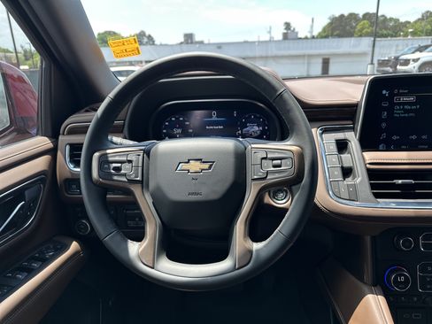 Used 2024 Chevrolet Tahoe High Country AWD/4WD image 18