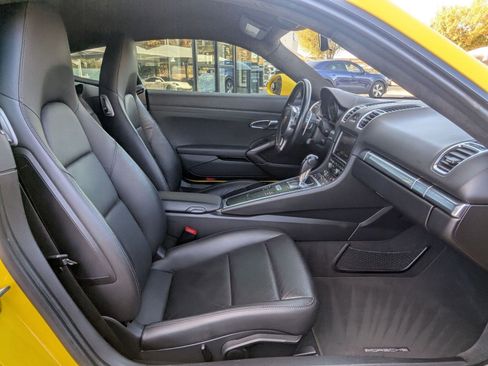 Used 2016 Porsche Cayman image 21