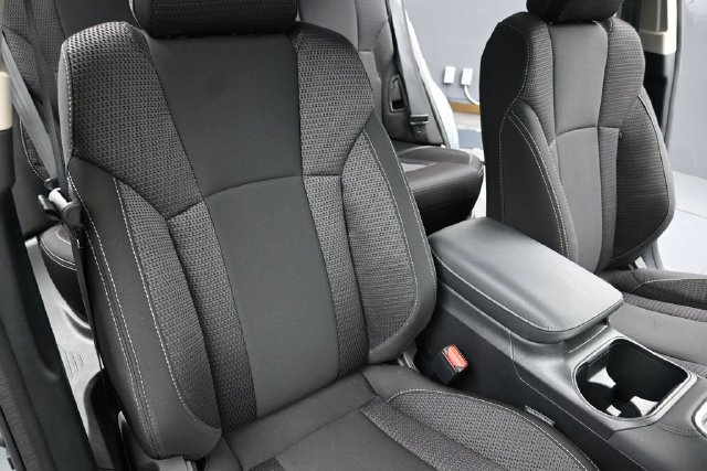 Used 2025 Subaru Outback Premium AWD/4WD image 14