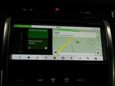 Used 2020 Land Rover Discovery Sport SE AWD/4WD image 41