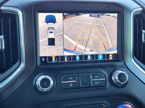 Certified 2021 GMC Sierra 1500 AT4 w/ AT4 Value Package image 17