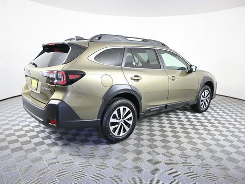 Used 2024 Subaru Outback Premium AWD/4WD image 6