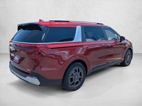 Used 2025 Kia Carnival EX FWD image 5