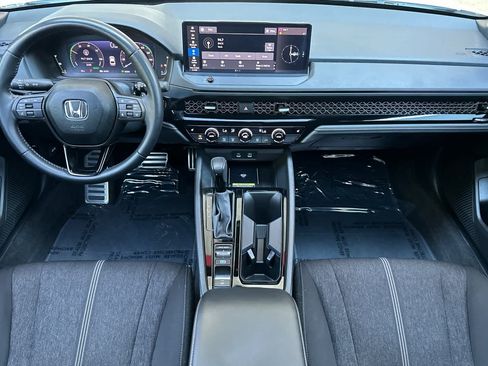 Used 2025 Honda Accord Sport image 3