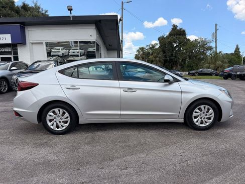 Used 2020 Hyundai Elantra SE w/ Cargo Package (C1) FWD image 6