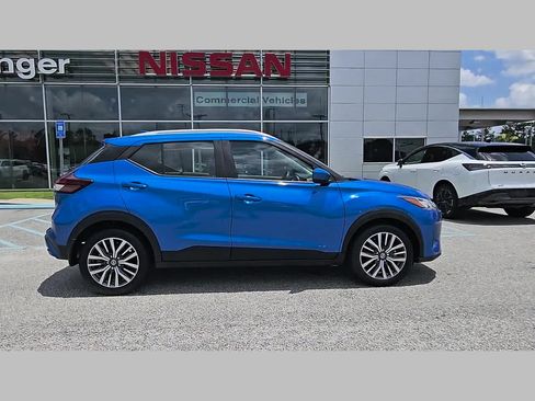 Used 2021 Nissan Kicks SV FWD image 37
