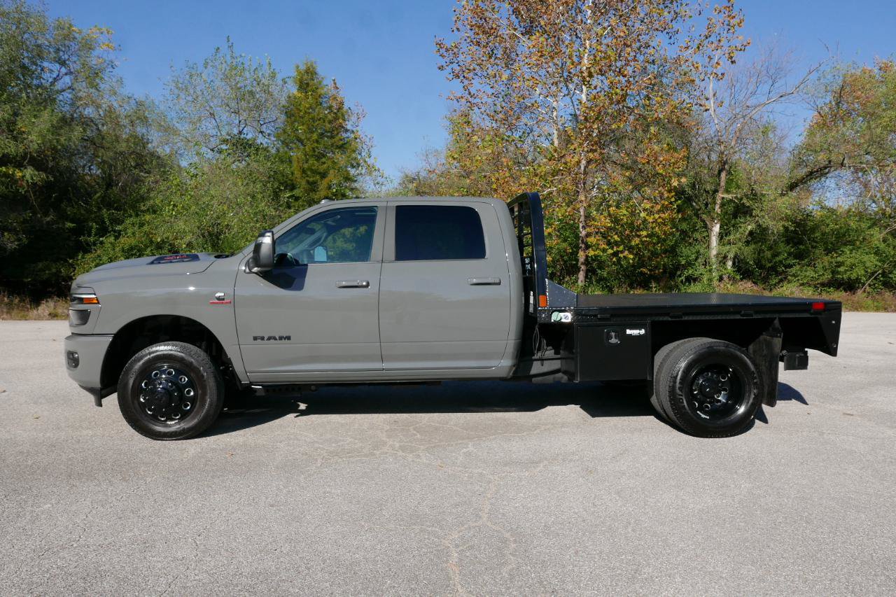 Used 2026 RAM 3500 Laramie w/ Night Edition AWD/4WD image 2