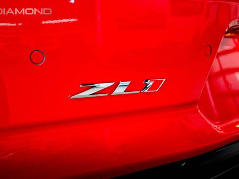 Used 2021 Chevrolet Camaro ZL1 RWD image 61