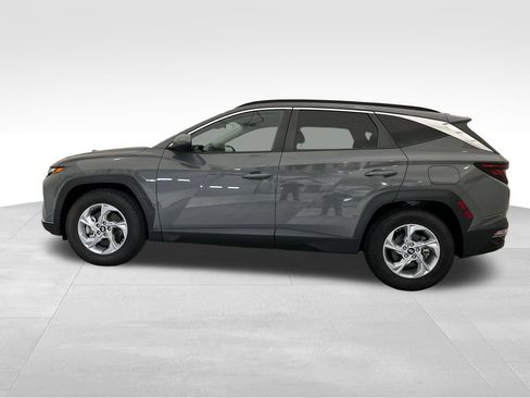 Used 2024 Hyundai Tucson SEL FWD image 2