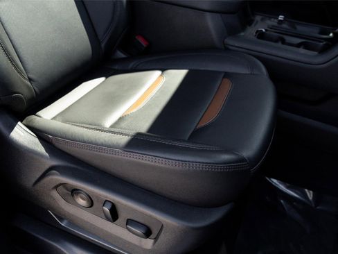 Used 2025 GMC Sierra 2500 AT4 w/ AT4 Premium Plus Package image 35