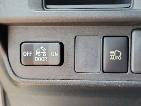 Used 2019 Toyota Tacoma SR5 RWD image 23