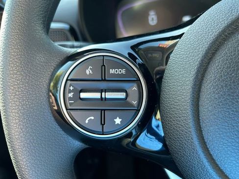 Used 2025 Kia Soul S image 21
