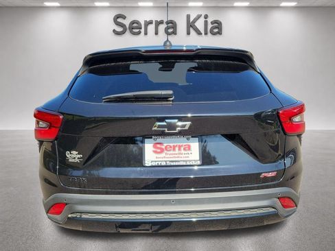 Used 2025 Chevrolet Trax RS w/ Sunroof Package FWD image 4