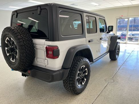 Used 2025 Jeep Wrangler Unlimited Rubicon 4xe w/ Safety Group AWD/4WD image 7