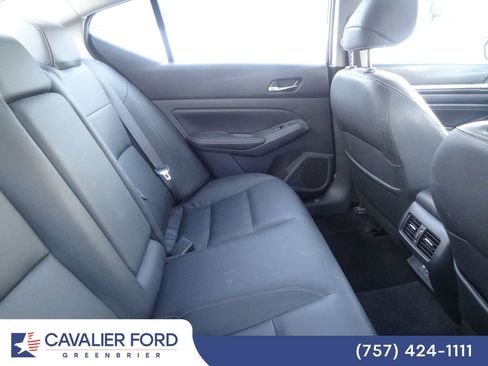 Used 2019 Nissan Altima 2.5 Platinum FWD image 11