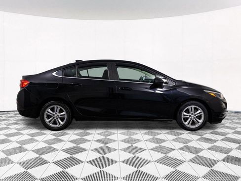 Used 2017 Chevrolet Cruze LT w/ Convenience Package image 18