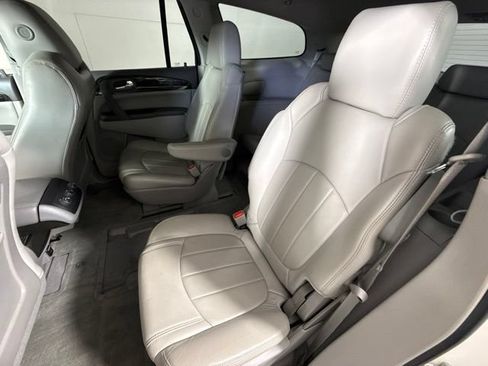 Used 2014 Buick Enclave Leather FWD image 26