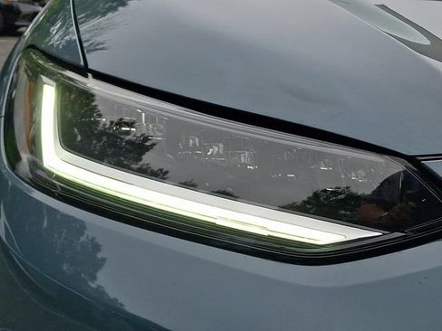Used 2025 Honda HR-V LX image 9
