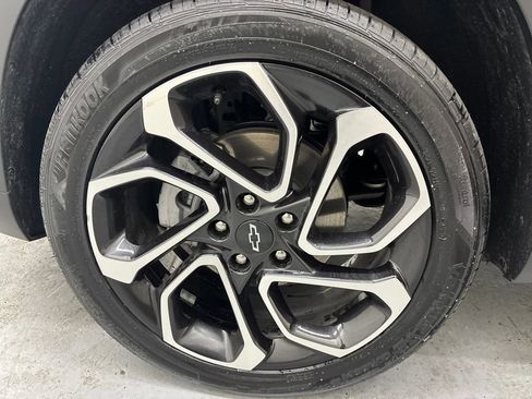 Used 2026 Chevrolet Trax RS w/ Sunroof Package image 27