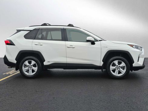 Used 2019 Toyota RAV4 XLE image 2