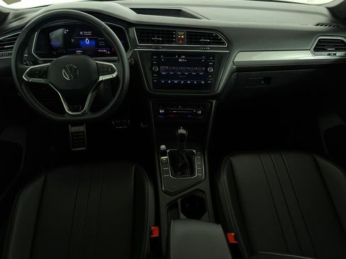 Used 2023 Volkswagen Tiguan SE R-Line image 10