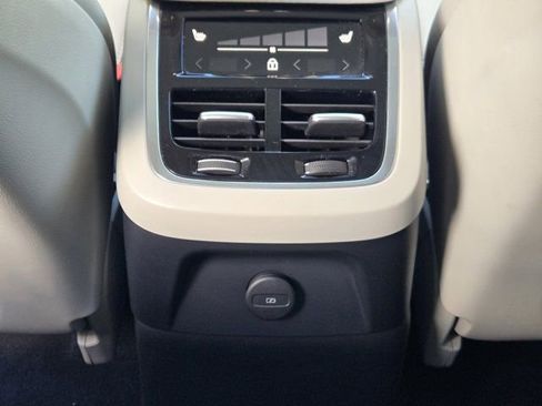Used 2025 Volvo XC90 T8 Ultra w/ Protection Package Premier image 30