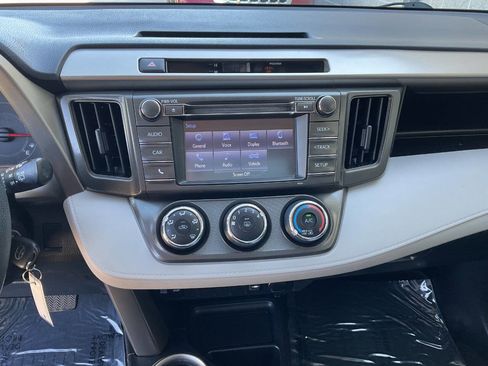 Used 2014 Toyota RAV4 LE FWD image 20