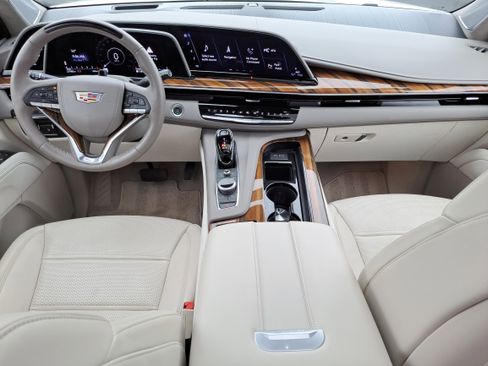 Used 2024 Cadillac Escalade ESV Sport Platinum w/ LPO, ONYX Package image 11