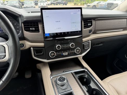 Used 2024 Ford Expedition Max Limited image 11