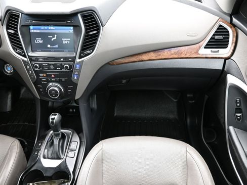 Used 2017 Hyundai Santa Fe Limited image 38