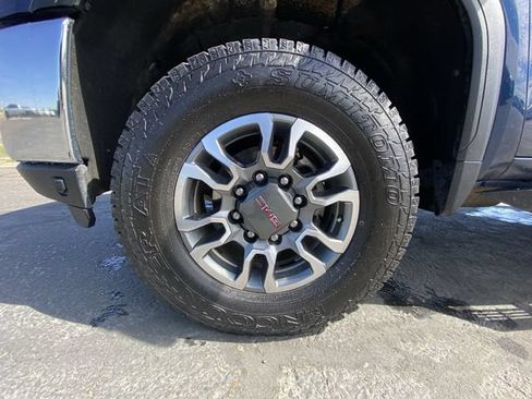 Used 2022 GMC Sierra 3500 SLE w/ SLE Value Package AWD/4WD image 10