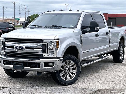 Used 2018 Ford F350 XLT w/ XLT Value Package AWD/4WD image 6