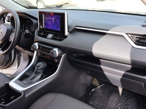 Used 2025 Toyota RAV4 XLE FWD image 19