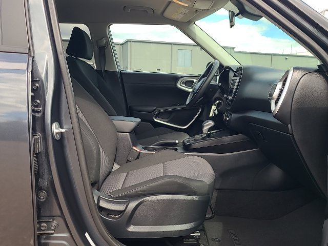 Used 2024 Kia Soul LX w/ LX Technology Package FWD image 27
