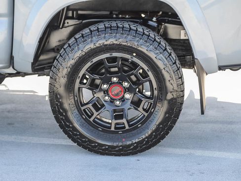 Certified 2019 Toyota Tacoma TRD Sport w/ Technology Package image 11