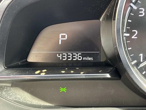 Used 2018 MAZDA MAZDA3 Grand Touring image 29