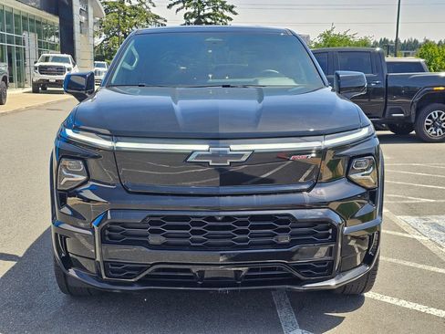 Used 2025 Chevrolet Silverado EV RST AWD/4WD image 8