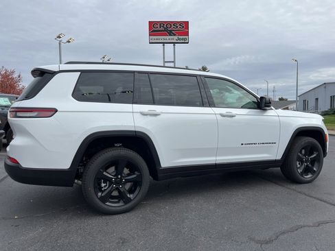 New 2025 Jeep Grand Cherokee L Limited w/ Black Appearance Package image 43