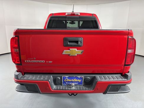 Used 2020 Chevrolet Colorado Z71 AWD/4WD image 7